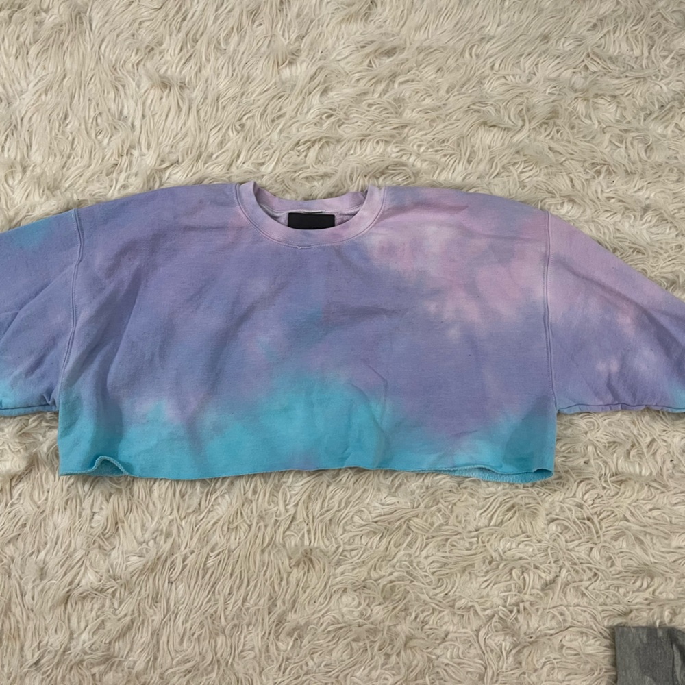 Cropped crew neck